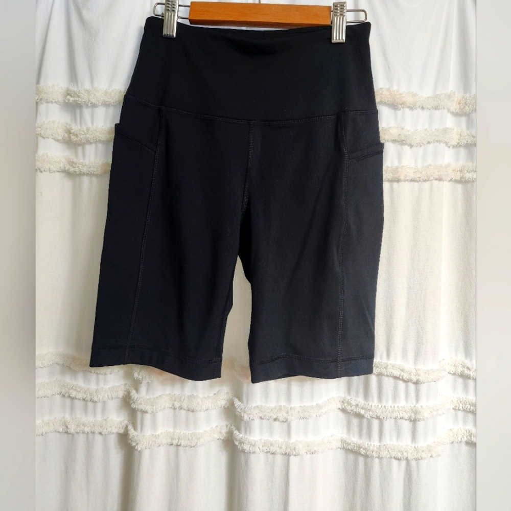 Never worn Mondetta biker shorts. Size xs